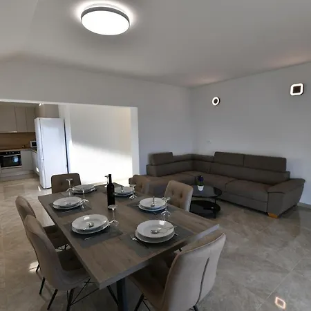 아파트 Ajdukovic 세비드