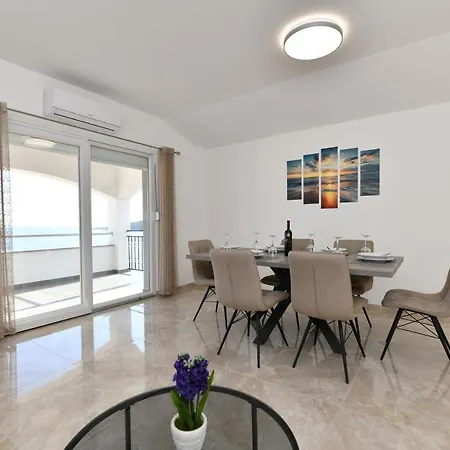 Ajdukovic Apartman *