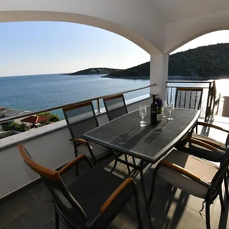 Ajdukovic Apartman *